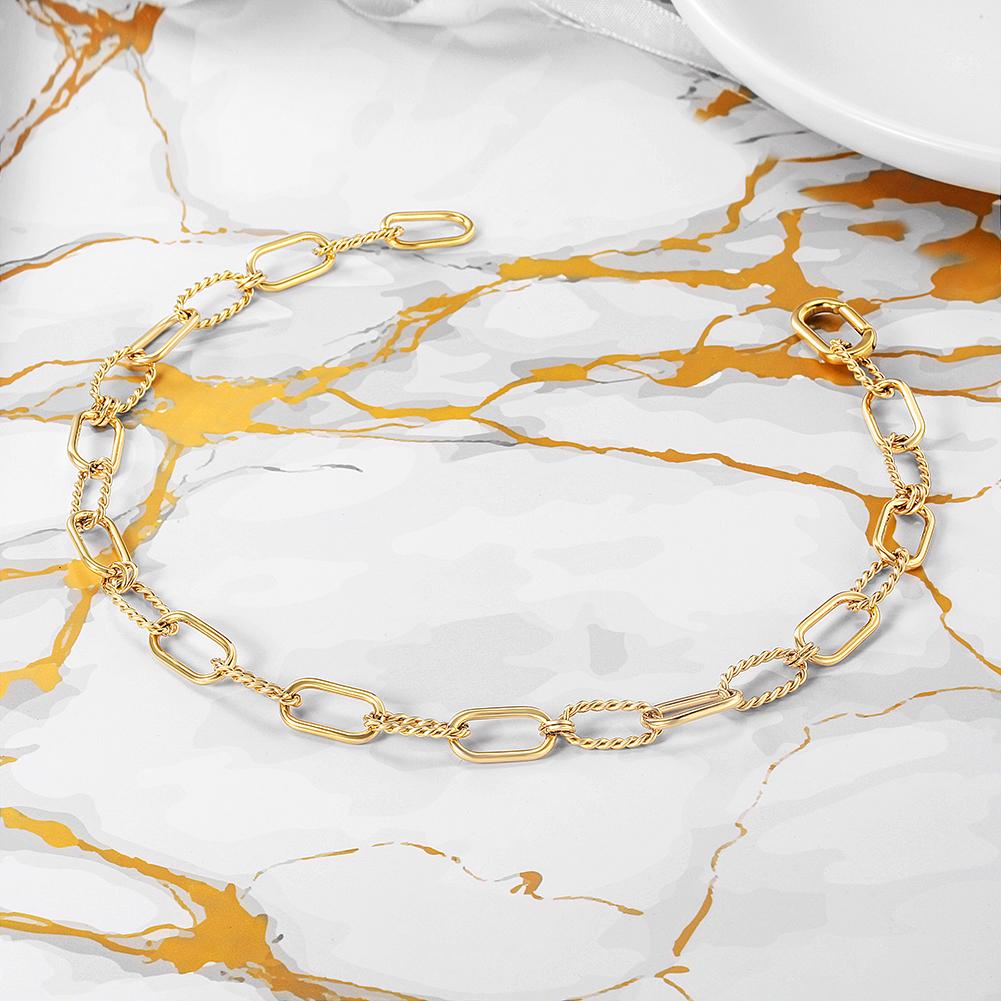 THREADER INTERLOCKING NECKLACE